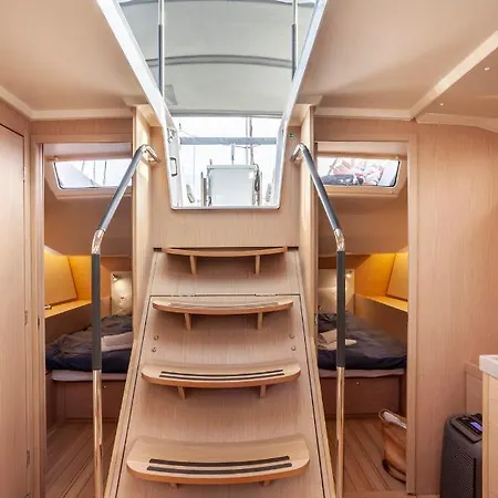 Botel Yacht Psari