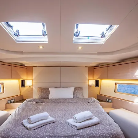 Yacht Psari Botel *