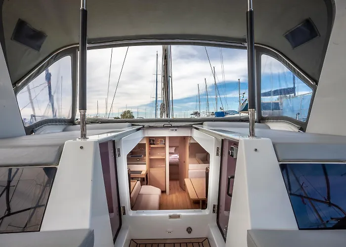 Botel Yacht Psari Tessalónica
