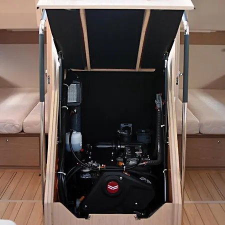 Yacht Psari Botel Soluň