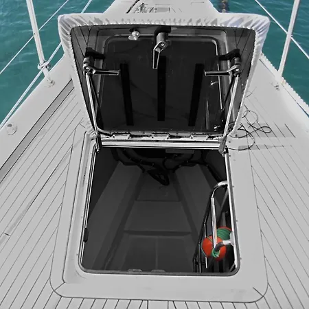 Yacht Psari