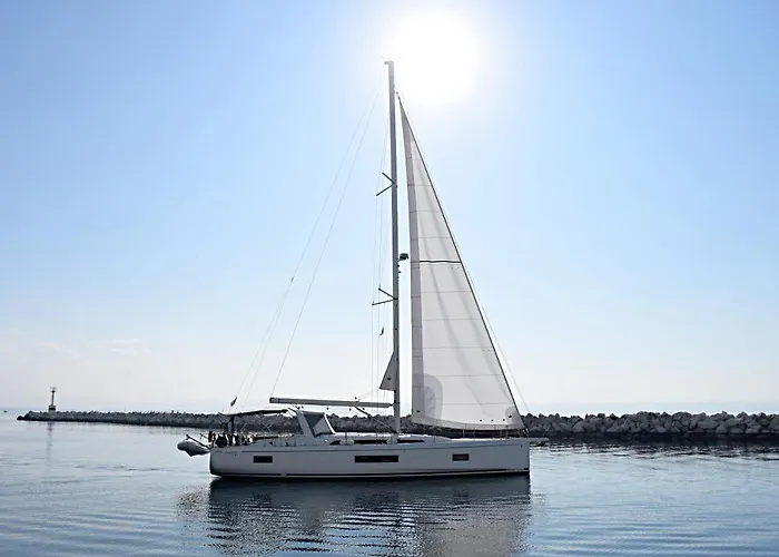 Yacht Psari