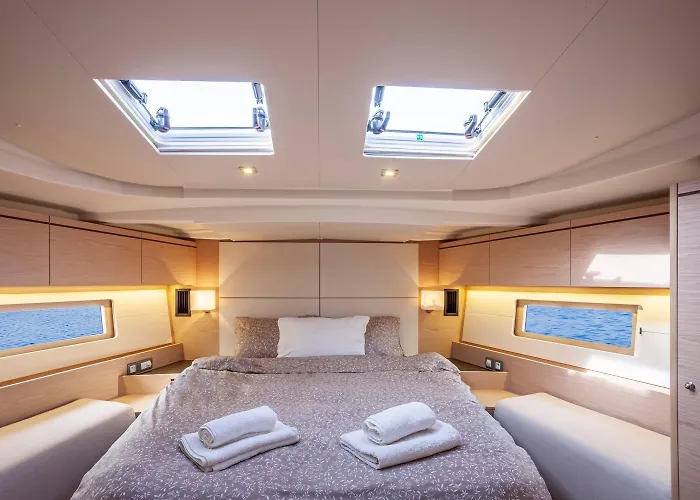 Yacht Psari بوتيل *