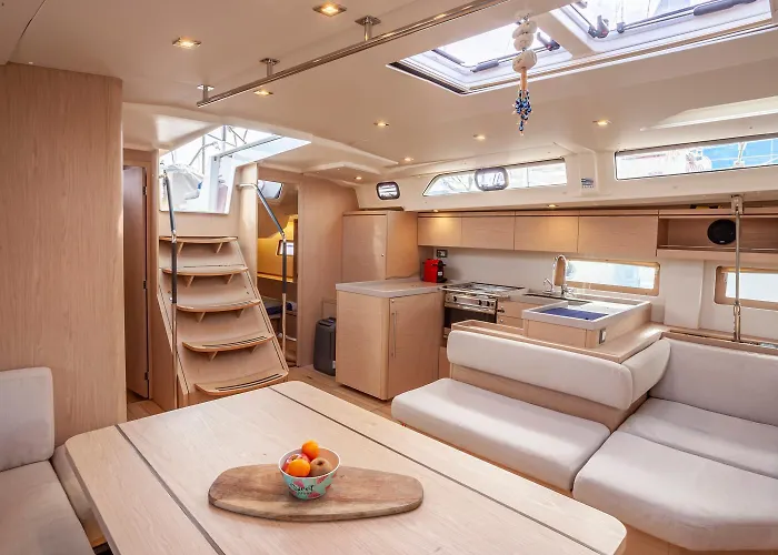 Yacht Psari *