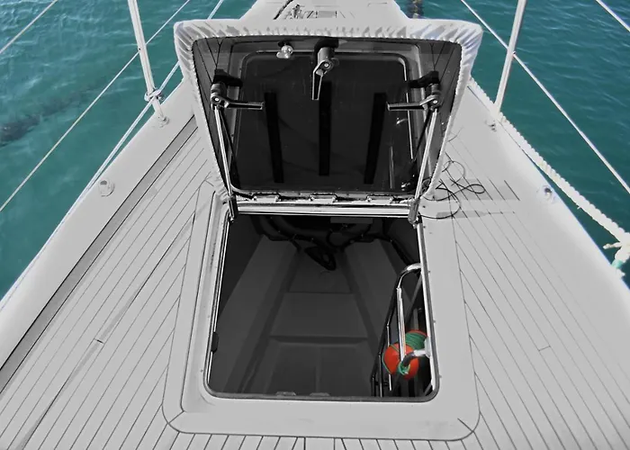 Yacht Psari