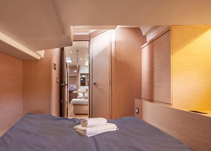 Yacht Psari Hotel na wodzie