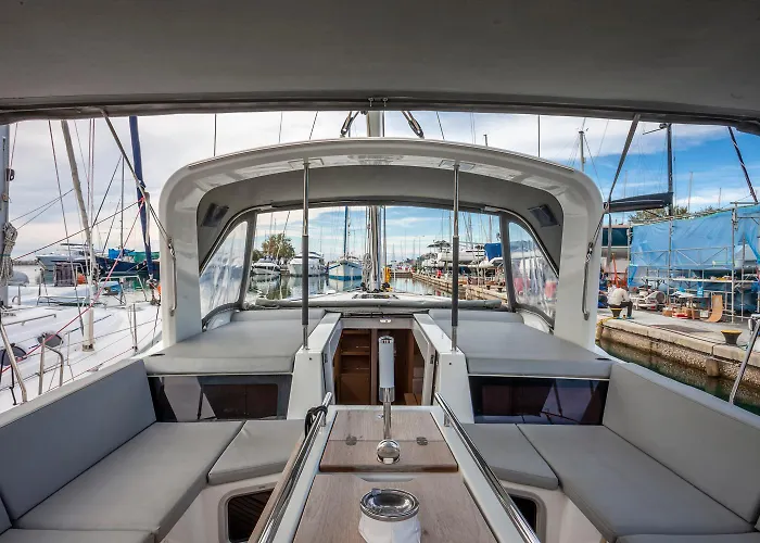 Yacht Psari *